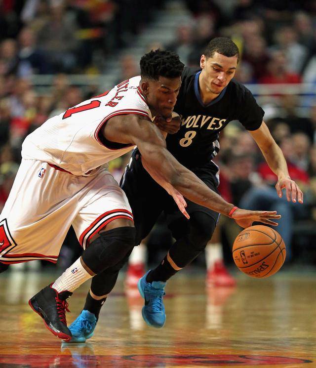 也深刻地展 也深刻地展